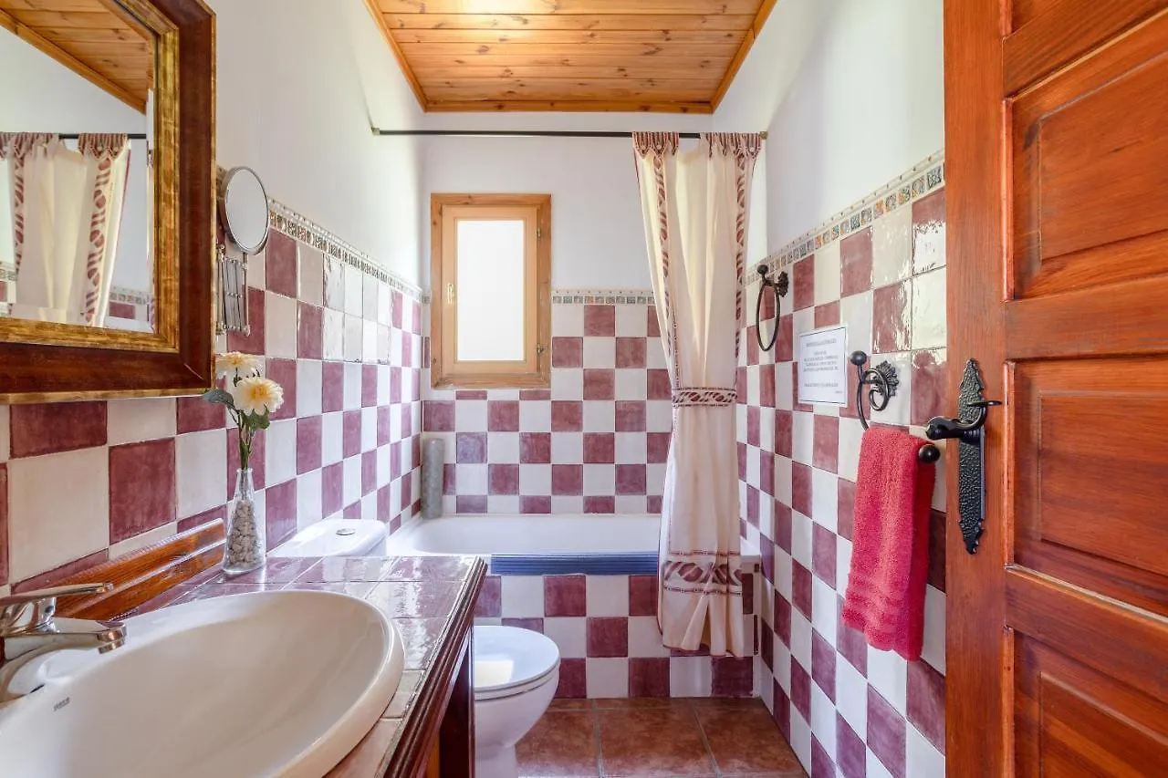 Casa Las Olivas Sayalonga Spain